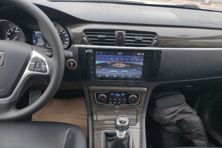 众泰T600 2016款 1.5T 手动旗舰型中控内饰16