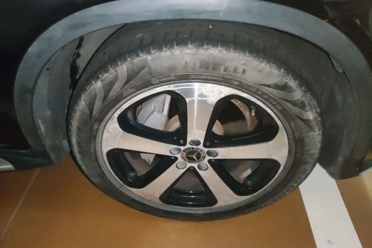 奔驰GLC 2018款 GLC 260 4MATIC 豪华型车身外观10