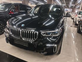 宝马X5 2022款 改款 xDrive 40Li M运动套装