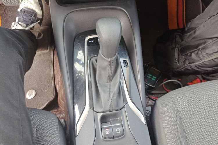 丰田 卡罗拉 2021款 TNGA 1.5L CVT先锋版中控内饰18