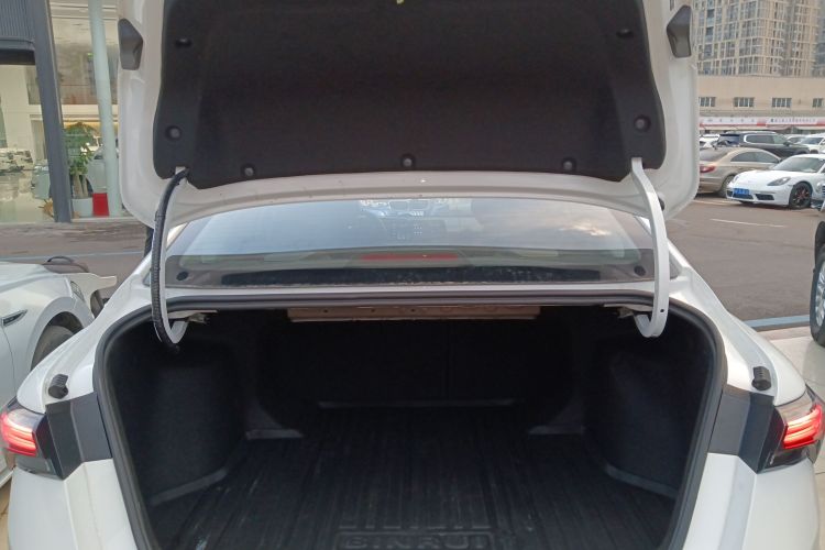 吉利汽车 2022款 缤瑞COOL 1.5T DCT电掣版机舱底盘23