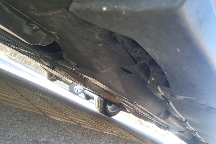 奔驰M级 2014款 ML 320 4MATIC局部细节9004