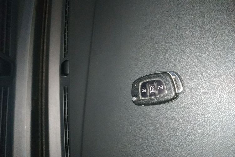 现代 领动 2016款 1.6L 自动智炫·精英型中控内饰7001