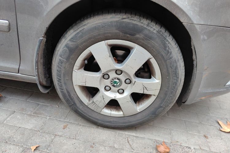 斯柯达 明锐 2012款 1.6L 手动逸俊版车身外观6007