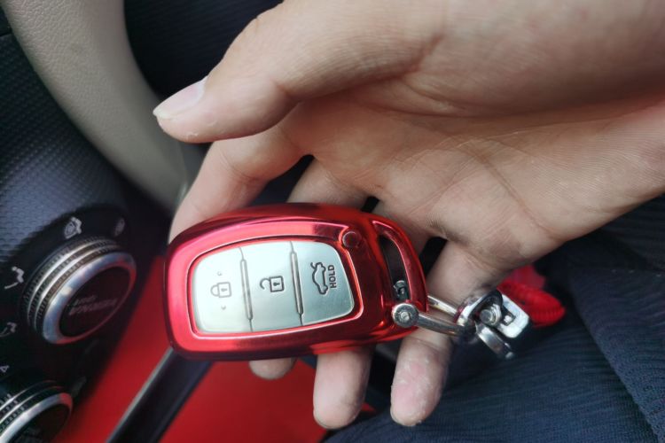 现代 瑞纳 2014款 1.4L 自动领先型GLX中控内饰11