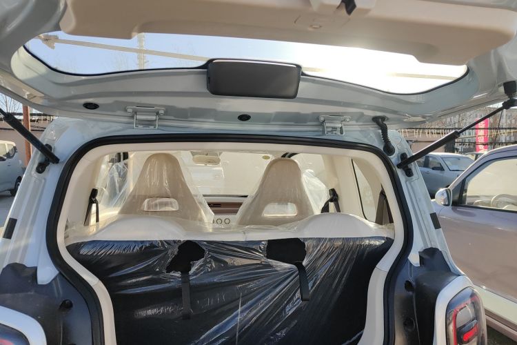 奔腾小马 2026款 222km 萌趣马 Plus机舱底盘23