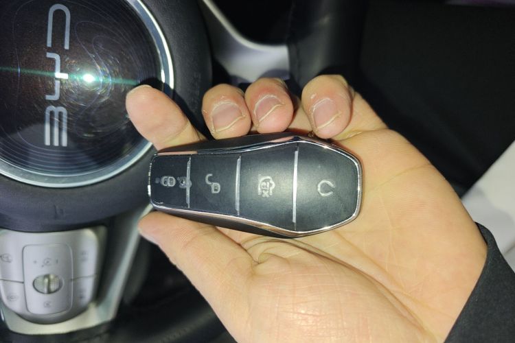 比亚迪 海豚 2021款 405km 时尚版中控内饰7001