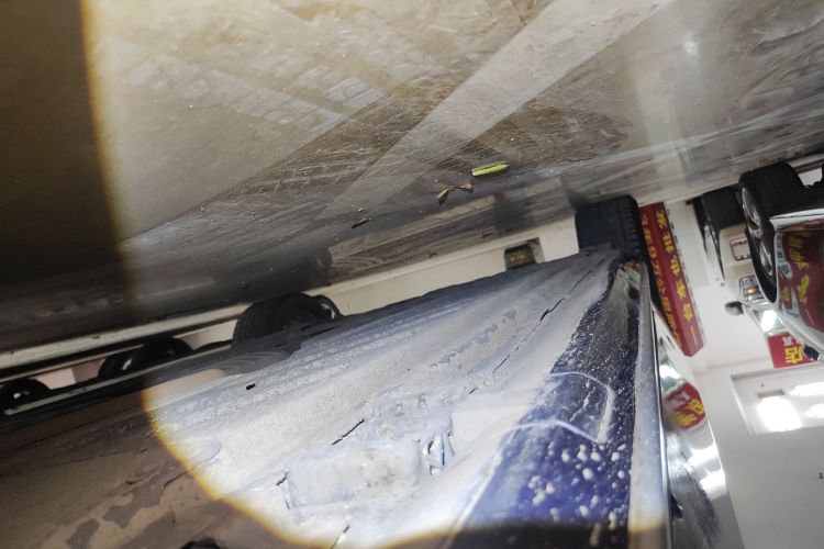 奔驰C级 2019款 改款 C 260 L 运动版局部细节9001