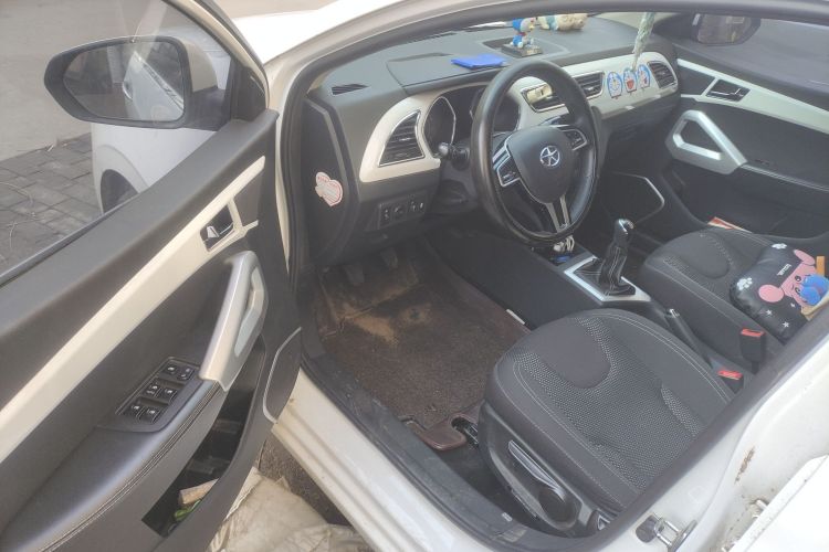 江汽集团 瑞风S2 2015款 1.5L 手动豪华型中控内饰20