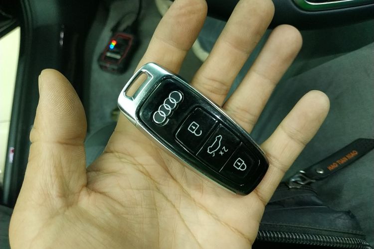 奥迪A6L 2023款 改款 55 TFSI quattro 尊享动感型中控内饰7001