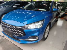 福特 福克斯 2021款 三厢 1.5L 自动锋跃型