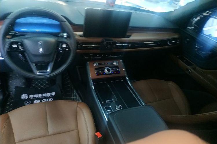 林肯 飞行家 2023款 3.0T V6 四驱尊雅巡航版 六座中控内饰16