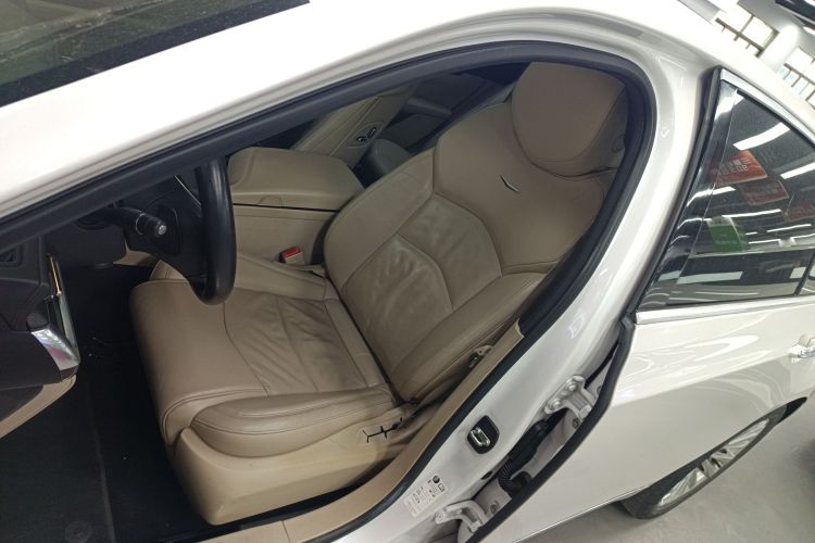 凯迪拉克CT6 2016款 28T 精英型中控内饰19