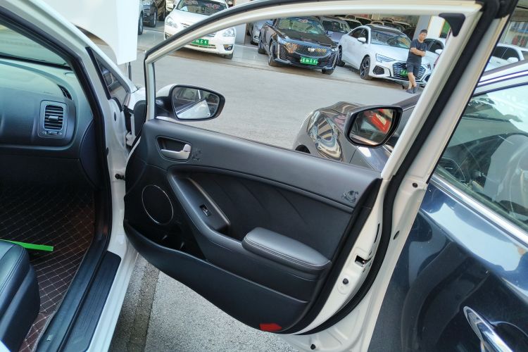 起亚K3 2016款 1.6L 自动GLS中控内饰42