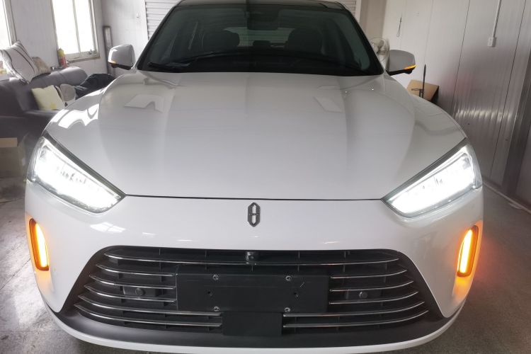 鸿蒙智行 问界M5 2022款 增程后驱标准版车身外观2