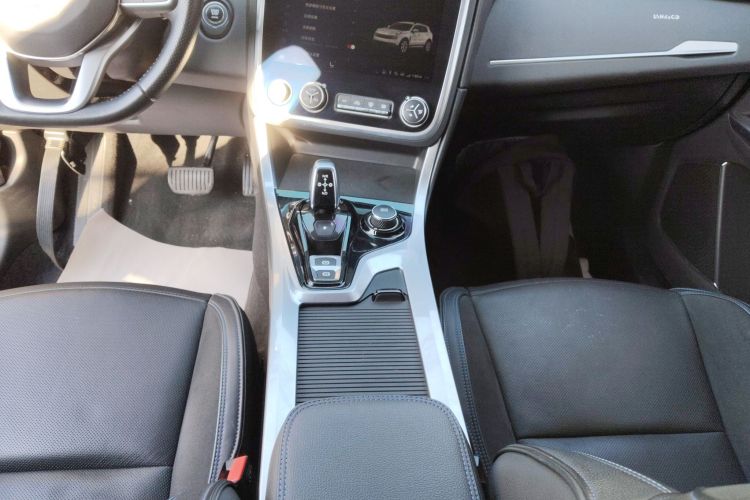 领克01 EM-P 2018款 1.5T PHEV 劲Pro 国V中控内饰18