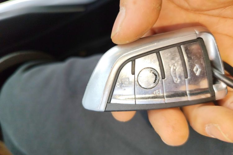 宝马3系 2020款 325Li M运动曜夜套装中控内饰7001