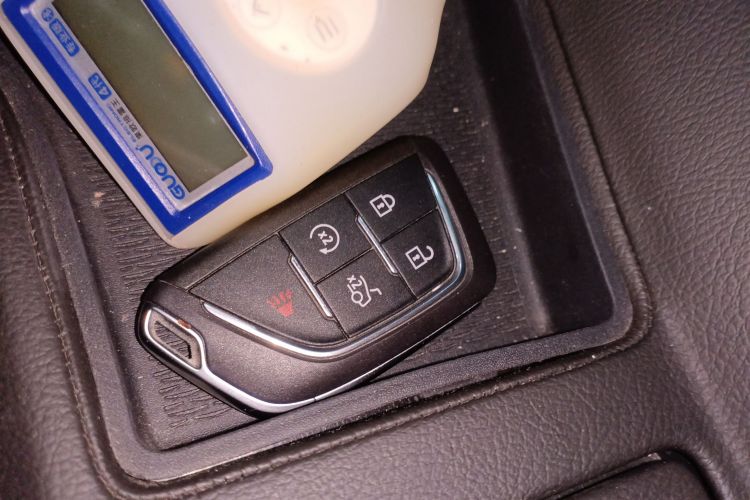 凯迪拉克CT5 2022款 28T 豪华型（标准版）中控内饰7001