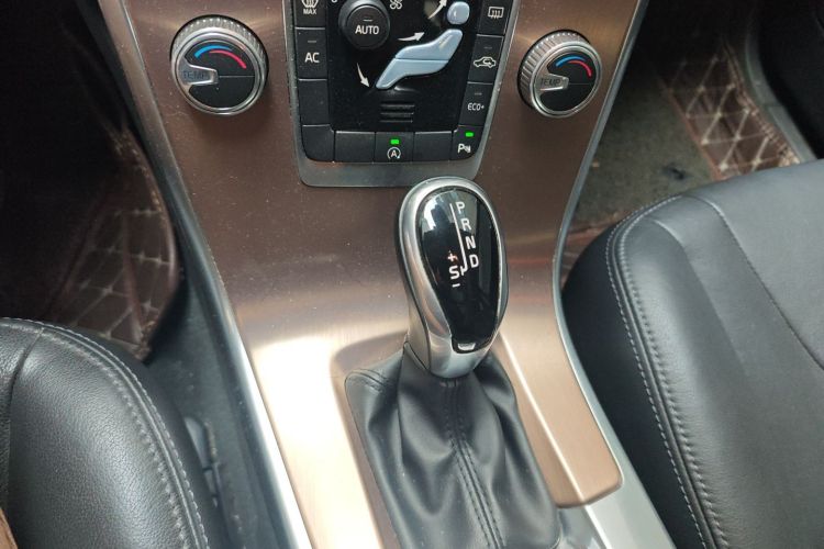 沃尔沃XC60 2017款 T5 智行升级版中控内饰18