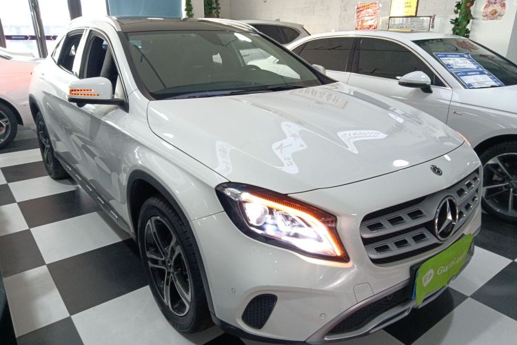 奔驰GLA 2018款 GLA 200 时尚型车身外观3