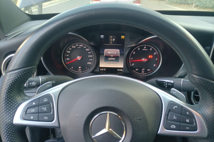 奔驰C级 2017款 改款 C 200 运动版中控内饰14