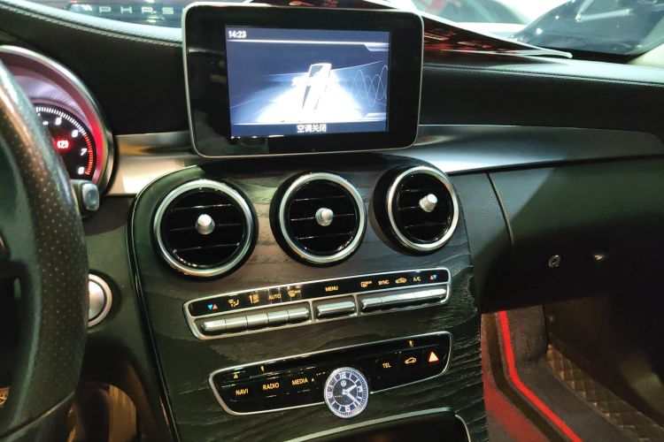 奔驰C级 2018款 C 200 L 运动版中控内饰16