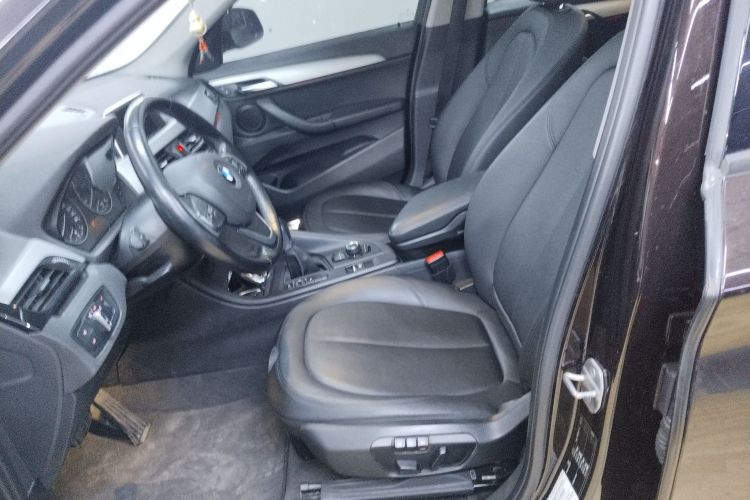 宝马X1 2016款 sDrive18Li 尊享型中控内饰19