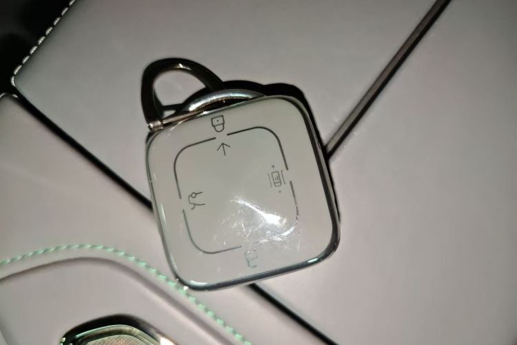 极氪001 2022款 超长续航双电机 YOU版中控内饰7001