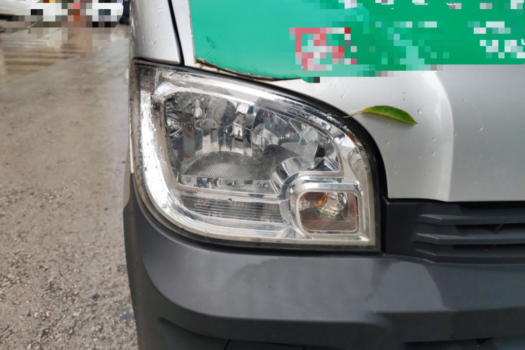 五菱汽车 五菱之光 2023款 1.5L 实用型 5/7座车身外观8