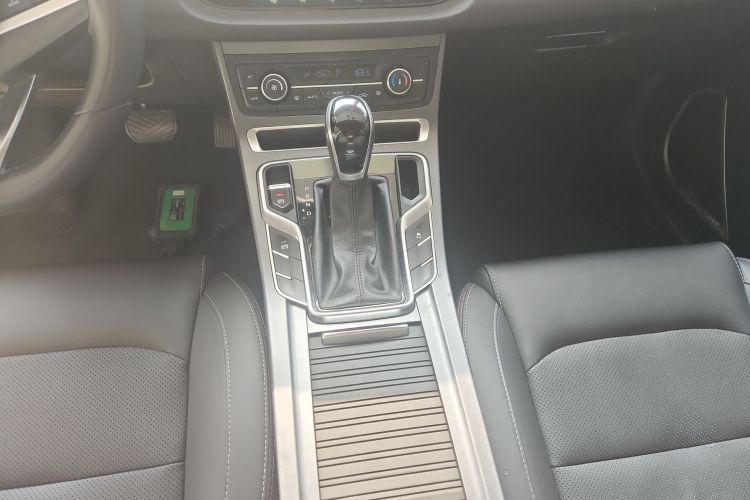 吉利汽车 帝豪 2020款 1.5L CVT向上版中控内饰18