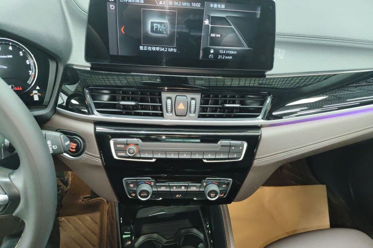 宝马X2 2023款 sDrive25i M越野套装中控内饰16