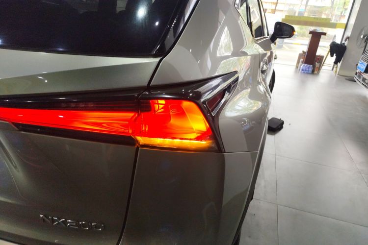 雷克萨斯NX 2020款 200 前驱 锋行版 国VI车身外观6001