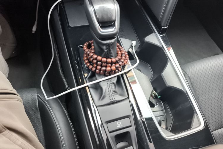 丰田 凯美瑞 2024款 双擎 2.0HGVP 豪华版中控内饰18