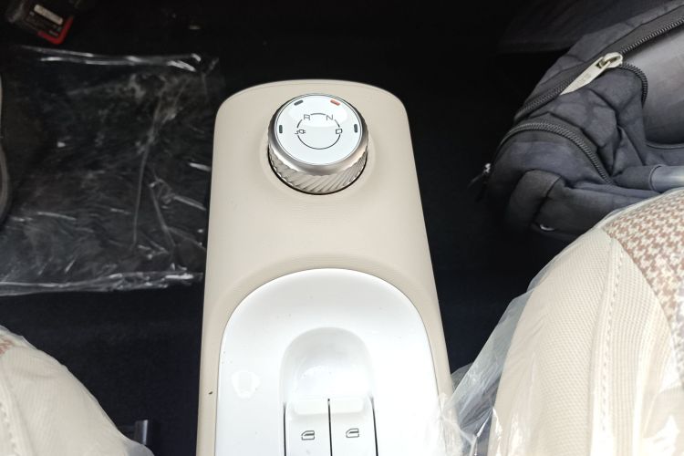 五菱汽车 宏光MINIEV 2024款 第三代 215km 青春版中控内饰18