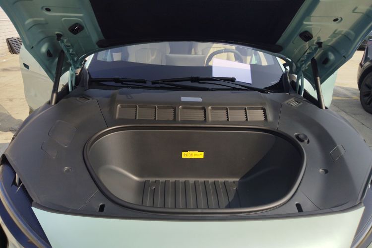 小米汽车 小米YU7 2025款 超长续航高性能四驱Max版局部细节24