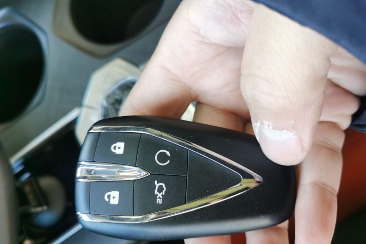 长安UNI-V 2024款 1.5T 尊贵运动型中控内饰11