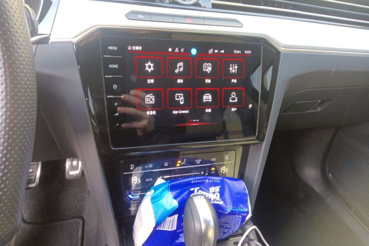 大众 迈腾 2023款 200万辆纪念版 330TSI DSG豪华型中控内饰16