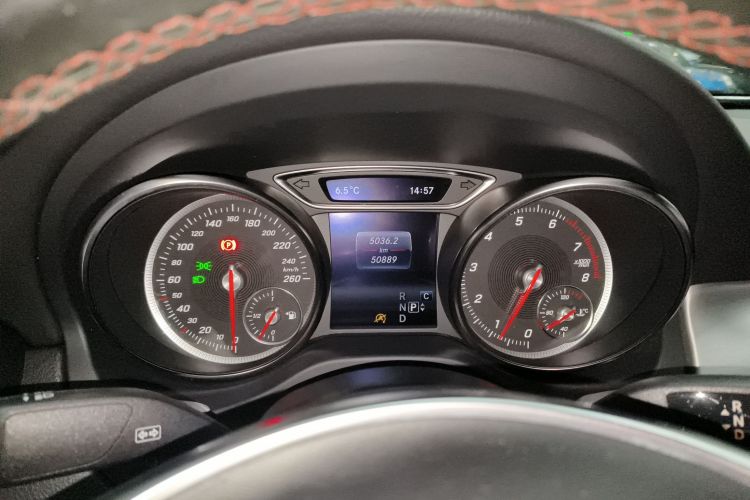 奔驰CLA 2017款 改款 CLA 220 4MATIC中控内饰14