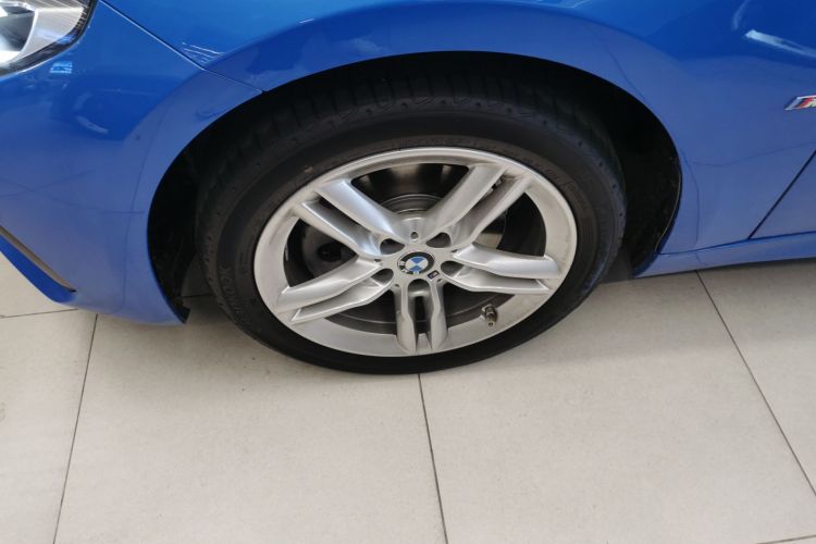 宝马1系 2021款 改款 120i M运动曜夜版车身外观35