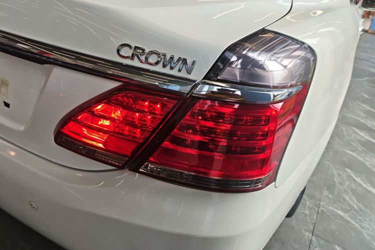 丰田 皇冠 2012款 2.5L Royal 导航版车身外观9