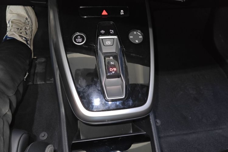 奥迪Q4 e-tron 2024款 40 e-tron 创行版中控内饰18