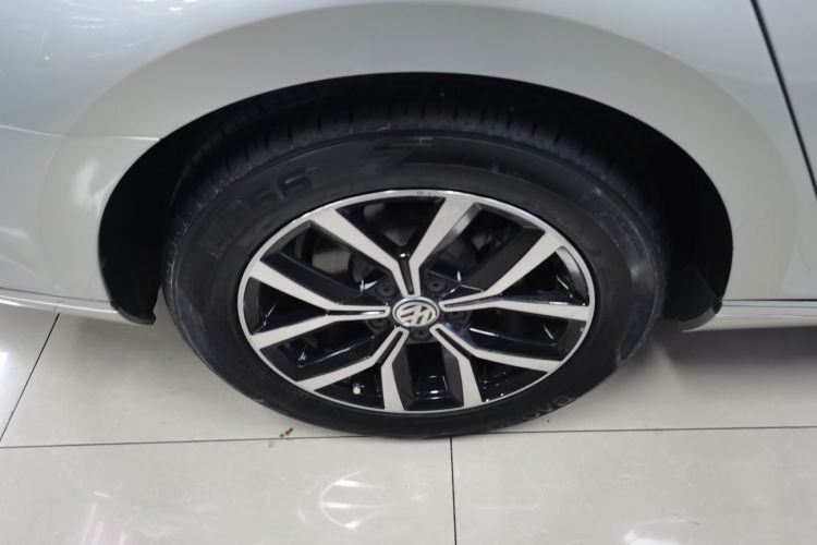 大众 迈腾 2017款 330TSI DSG 豪华型车身外观6008