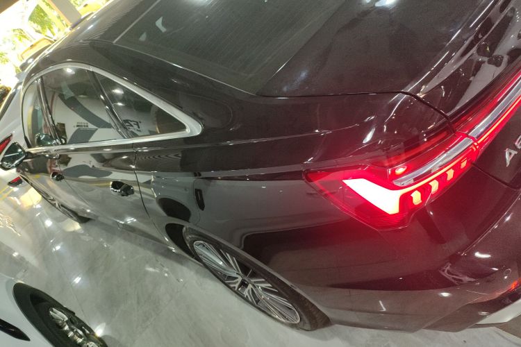 奥迪A6L 2023款 45 TFSI quattro 尊享动感型车身外观4