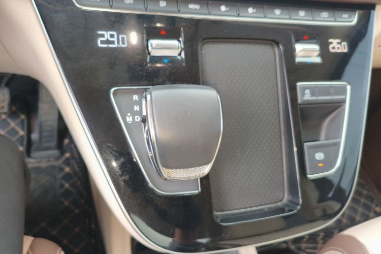 奔腾M9 2023款 2.0T 尊享型局部细节18