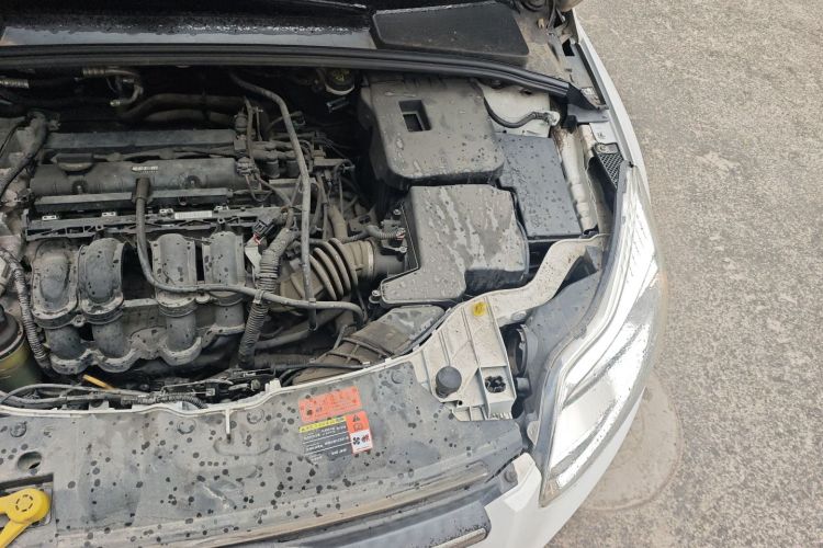 福特 福克斯 2012款 三厢 1.6L 自动风尚型局部细节9007