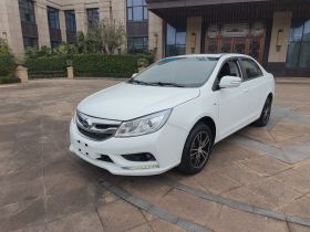 比亚迪 速锐 2015款 改款 1.5L 手动豪华型