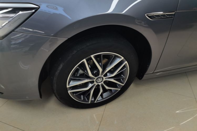 比亚迪 秦PLUS 2024款  荣耀版 DM-i 120KM超越型车身外观6007