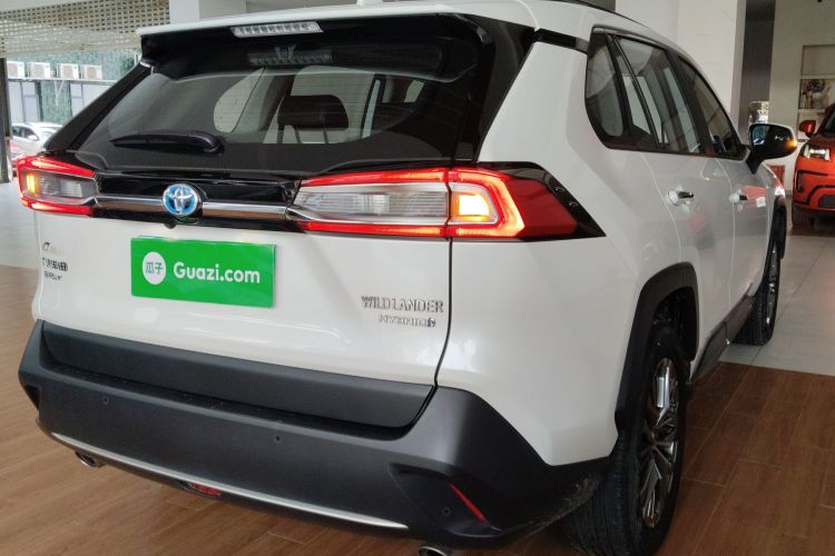 丰田 威兰达 2023款 双擎 2.5L E-CVT四驱尊贵版车身外观7