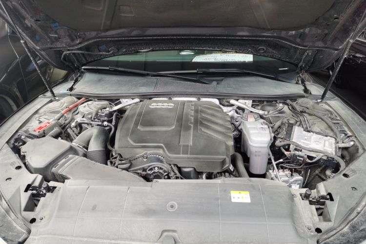 奥迪A7L 2022款 45 TFSI quattro S-line 见远型流晶套装局部细节24