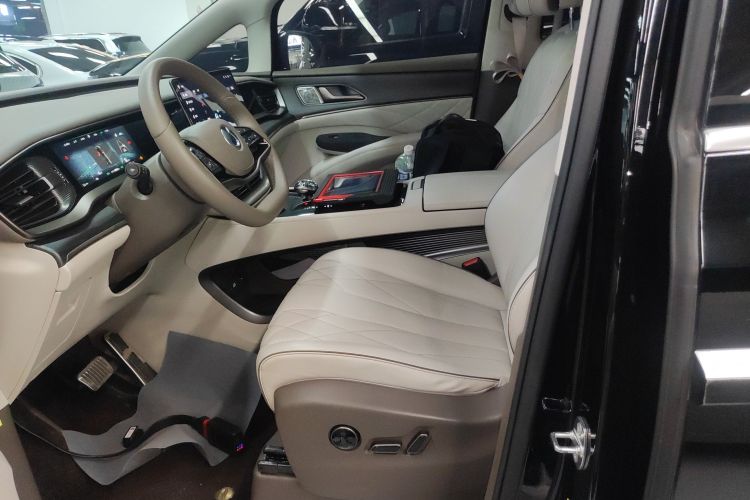 腾势D9 2022款 DM-i 970 四驱旗舰型局部细节19